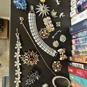 Assorted Vintage Jewelry Collection